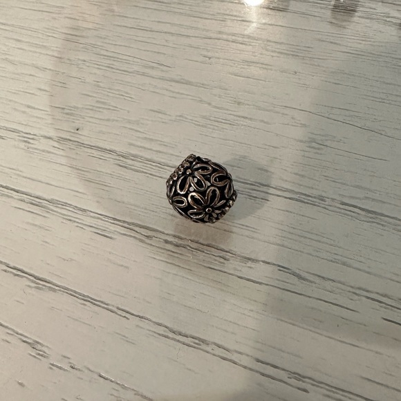 PANDORA Silver Flowers Charm - Picture 2 of 3